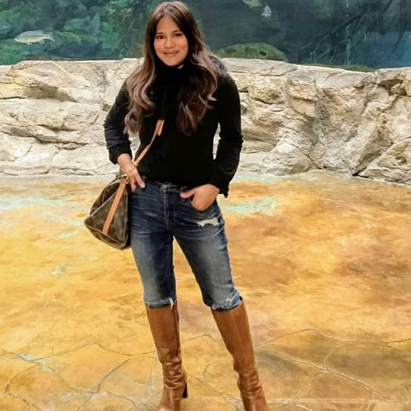 Meet your Posher, Elvie - Picture 4 of 6